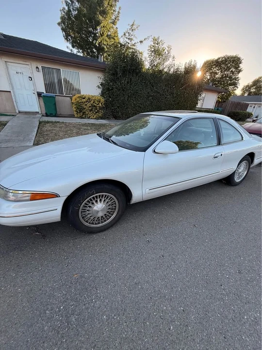 1993 Lincoln Continental Mark VIII - Image 2 of 9