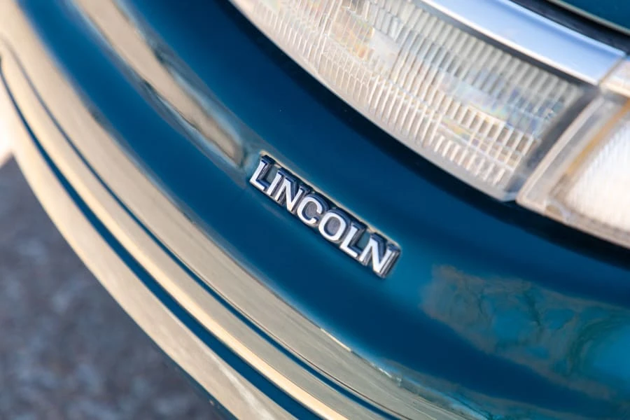 1993 Lincoln Continental Mark VIII - Image 14 of 24
