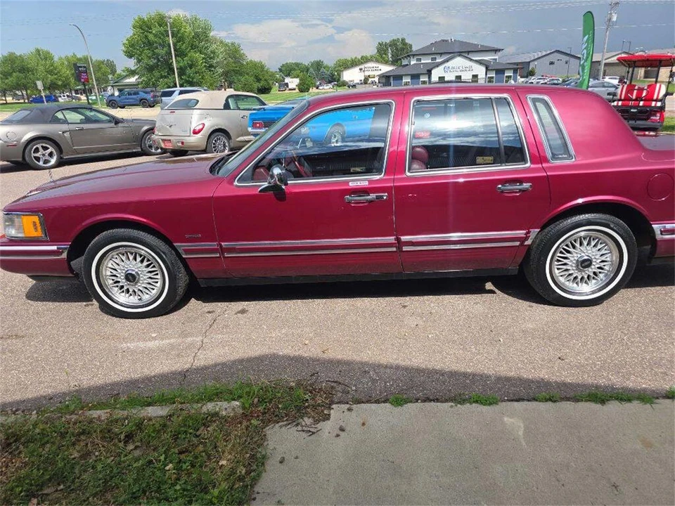 1993 Lincoln Town Car - Image 19 of 31