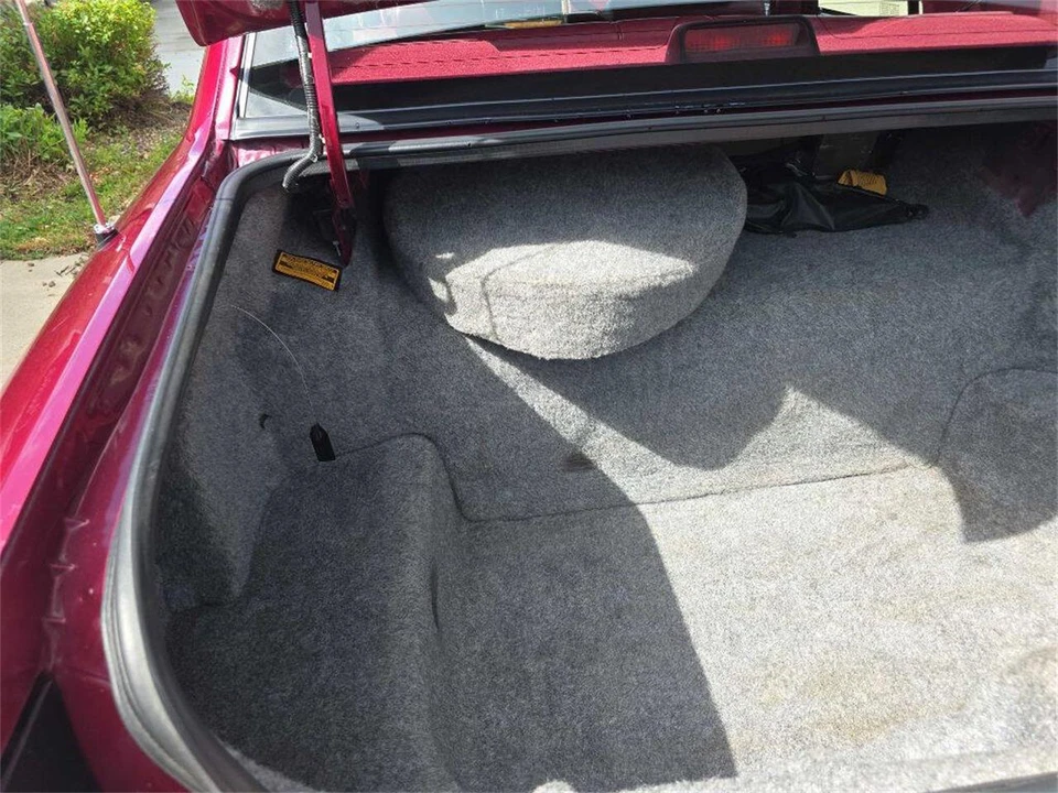 1993 Lincoln Town Car - Image 26 of 31
