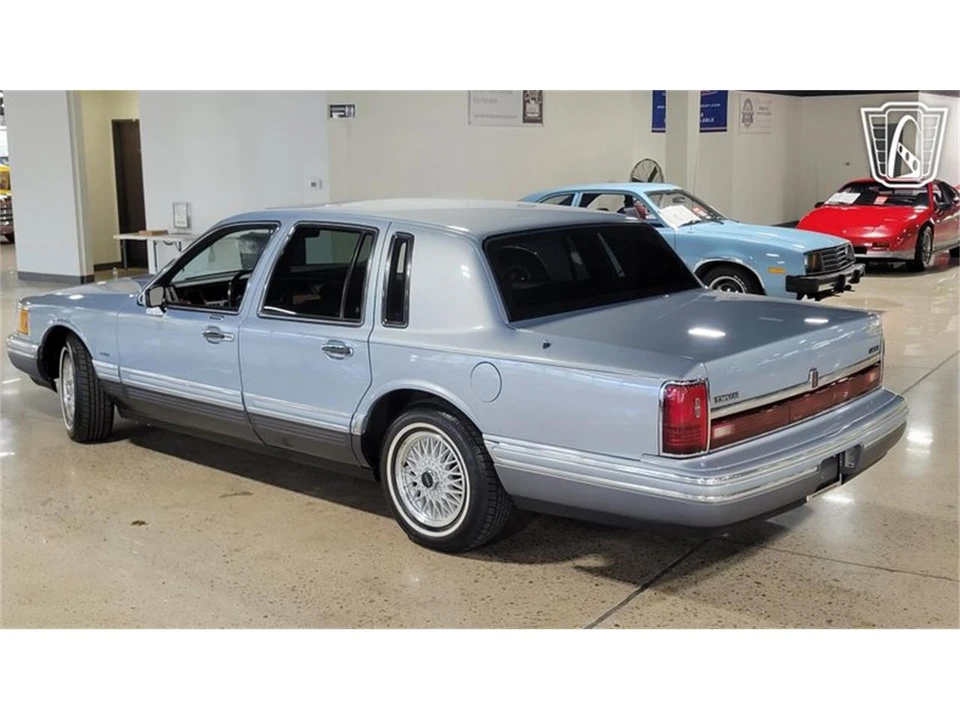 1993 Lincoln Town Car - Image 29 of 31