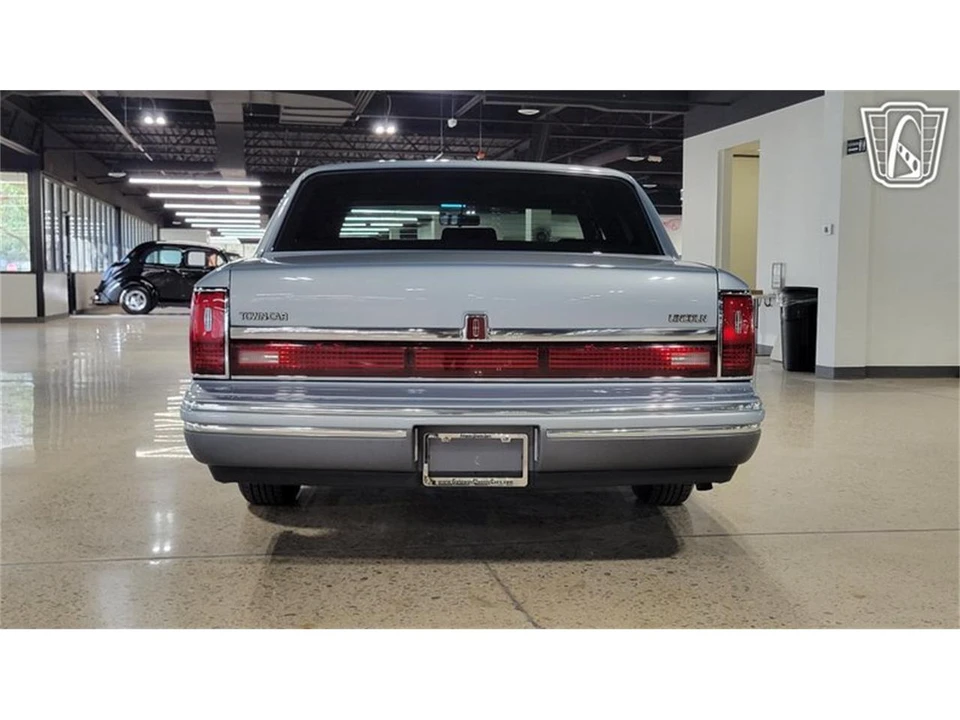 1993 Lincoln Town Car - Image 30 of 31