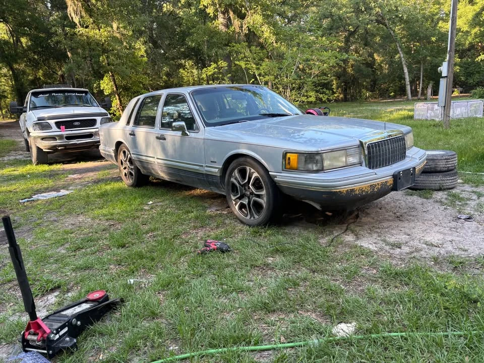 1993 Lincoln Town Car - Image 4 of 12