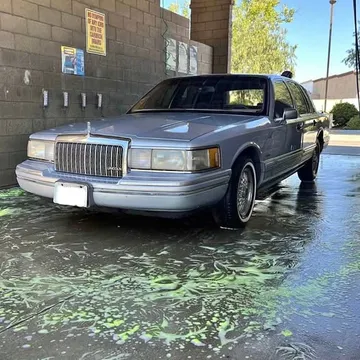 1993 Lincoln Town Car Executive L Sedan 4D