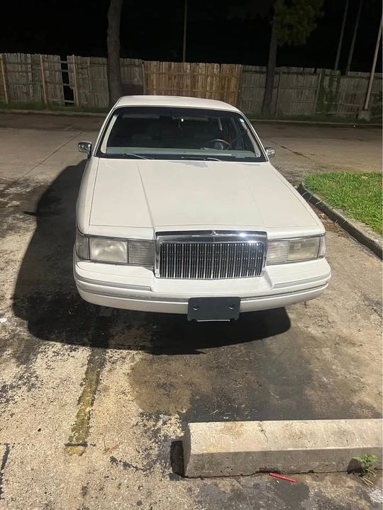 1993 Lincoln Town Car - Image 2 of 4
