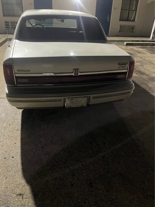 1993 Lincoln Town Car - Image 4 of 4