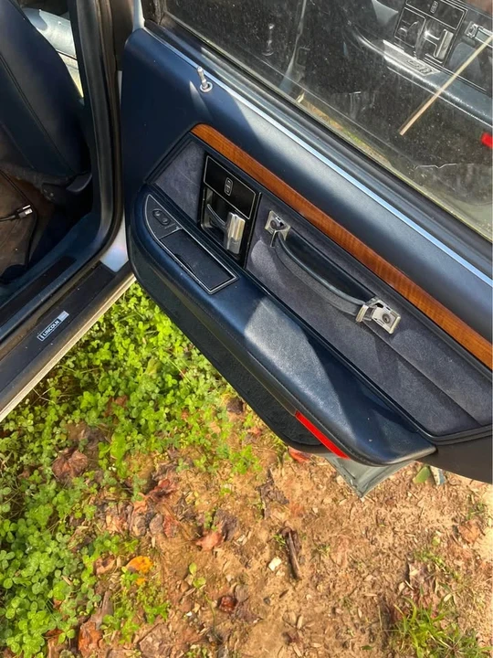 1993 Lincoln Continental 8th Gen - Image 2 of 4