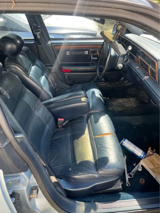 1993 Lincoln Continental 8th Gen - Image 3 of 4