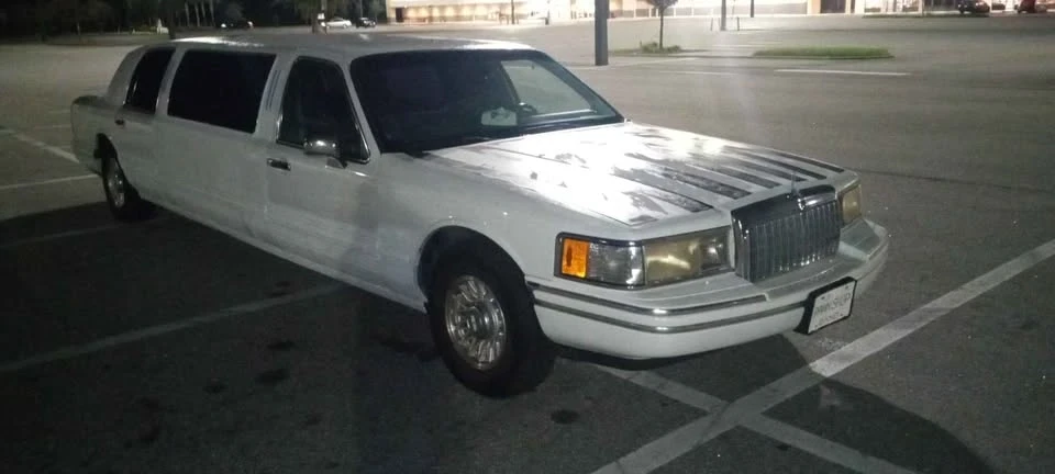 1993 Lincoln Town Car - Image 2 of 2