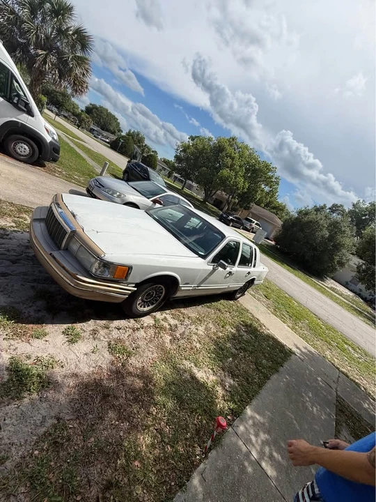 1993 Lincoln Town Car - Image 2 of 5