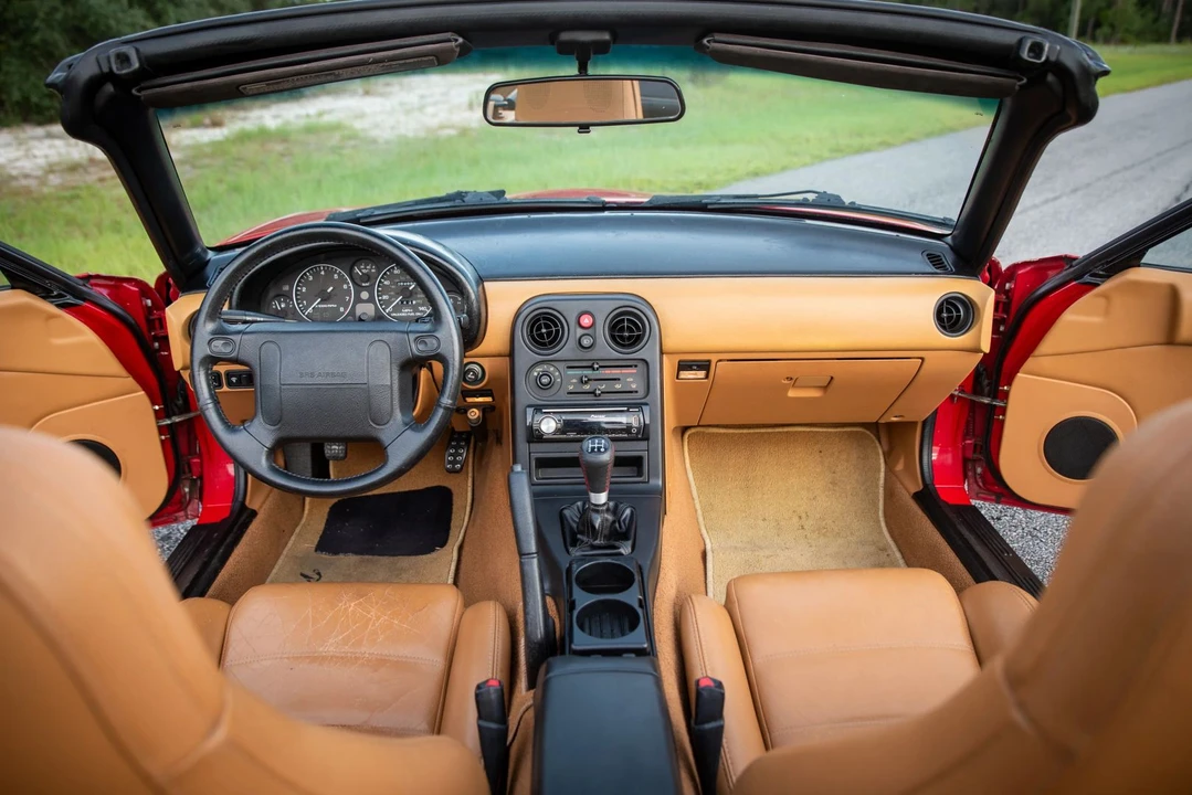 1993 Mazda NA MX-5 Miata - Image 25 of 31