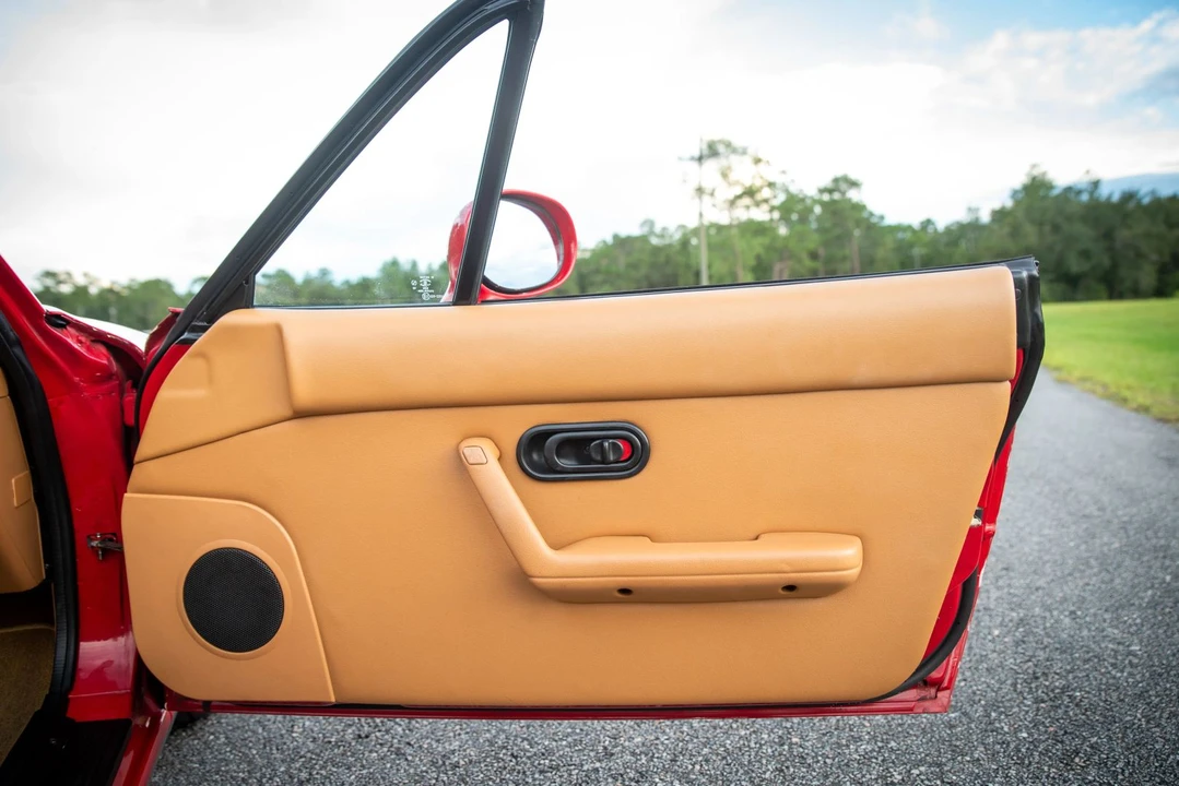 1993 Mazda NA MX-5 Miata - Image 28 of 31