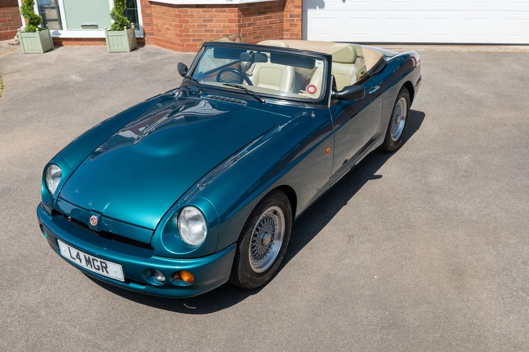 1993 MG RV8 - Image 2 of 30