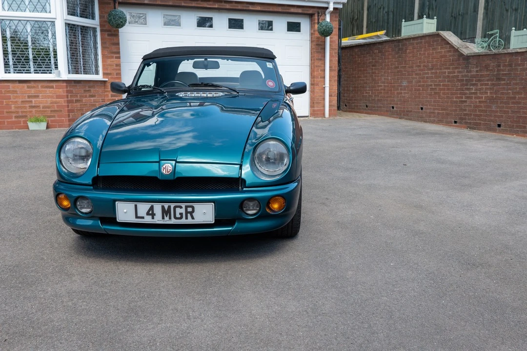 1993 MG RV8 - Image 16 of 30