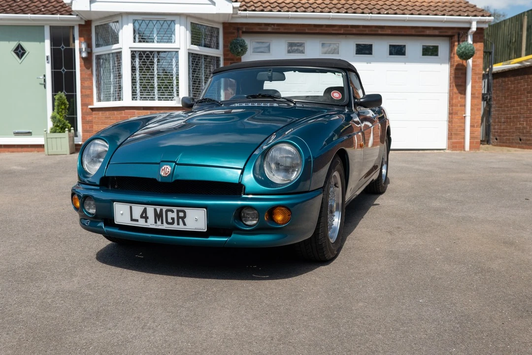 1993 MG RV8 - Image 12 of 30