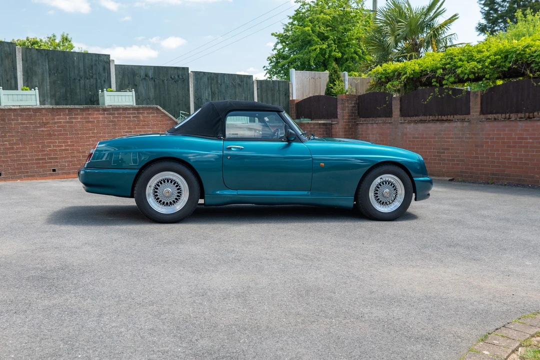1993 MG RV8 - Image 23 of 30