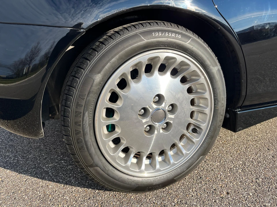 1993 Mazda Lantis - Image 19 of 24