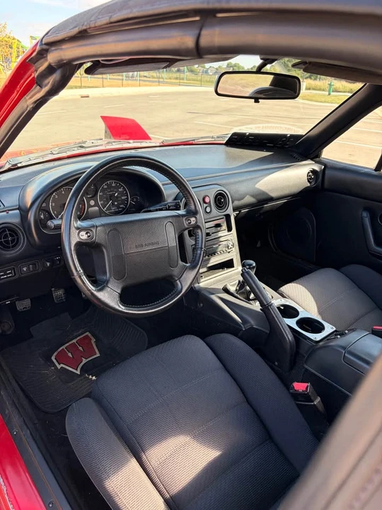 1993 Mazda NA MX-5 Miata - Image 6 of 11