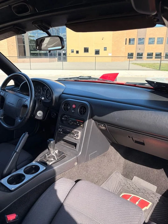 1993 Mazda NA MX-5 Miata - Image 5 of 11