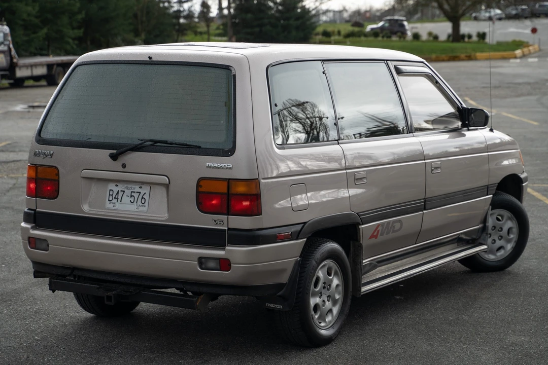 1993 Mazda MPV 1st Gen - Image 16 of 31