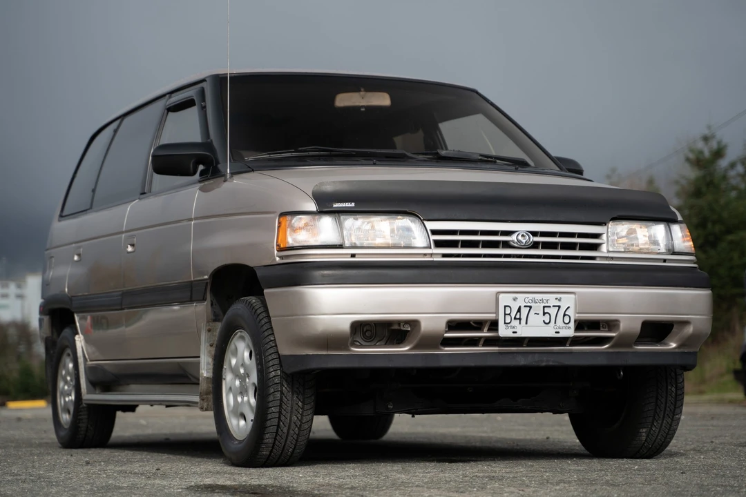 1993 Mazda MPV 1st Gen - Image 13 of 31