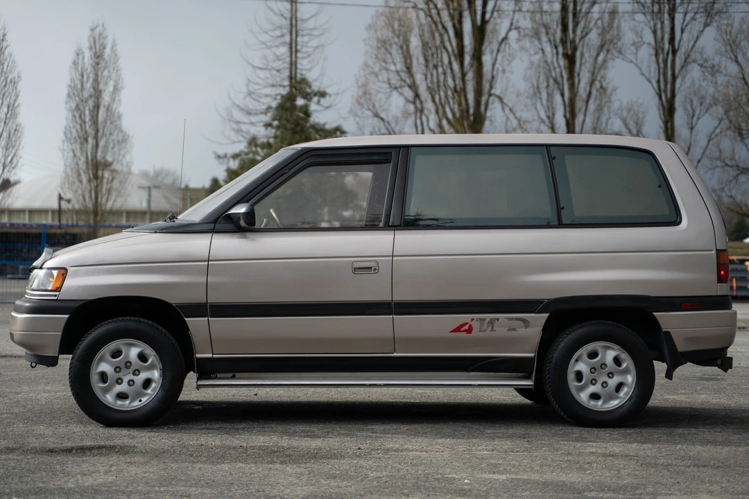 1993 Mazda MPV 1st Gen - Image 29 of 31