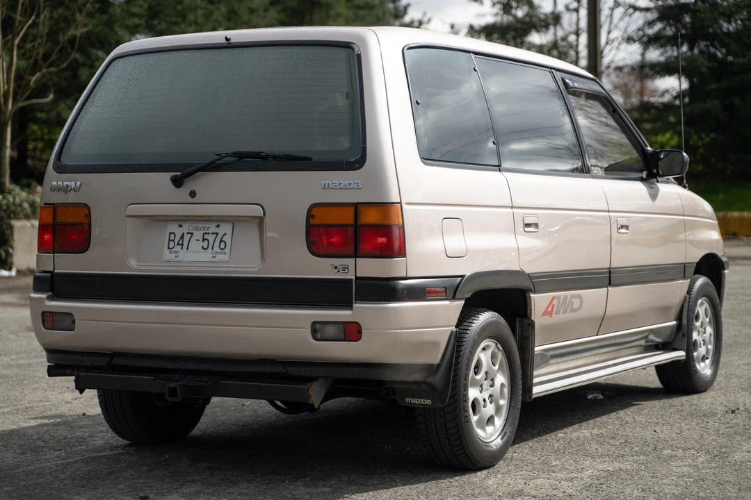1993 Mazda MPV 1st Gen - Image 20 of 31