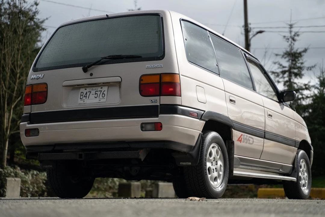 1993 Mazda MPV 1st Gen - Image 21 of 31