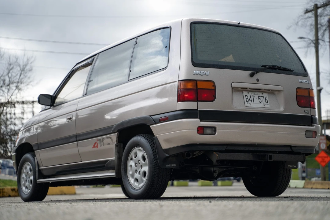 1993 Mazda MPV 1st Gen - Image 28 of 31