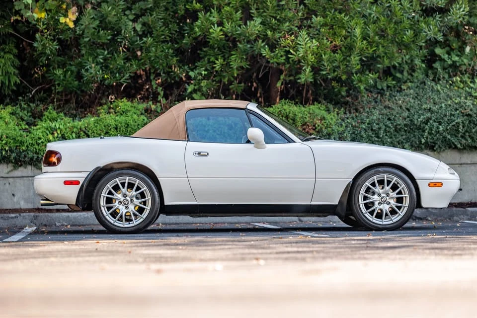 1993 Mazda NA MX-5 Miata - Image 2 of 20