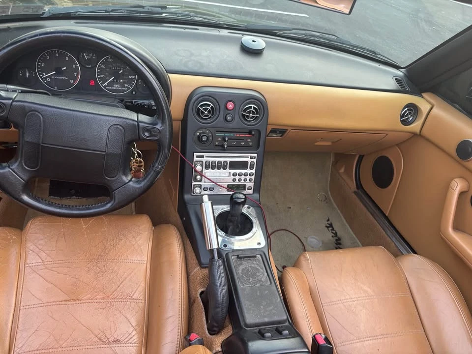 1993 Mazda NA MX-5 Miata - Image 15 of 18