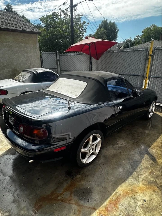 1993 Mazda NA MX-5 Miata - Image 6 of 10