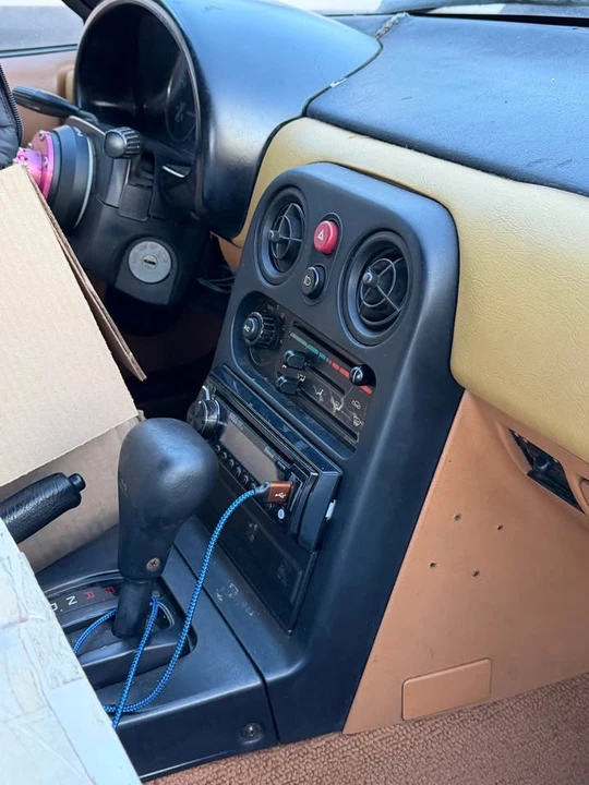 1993 Mazda NA MX-5 Miata - Image 16 of 20