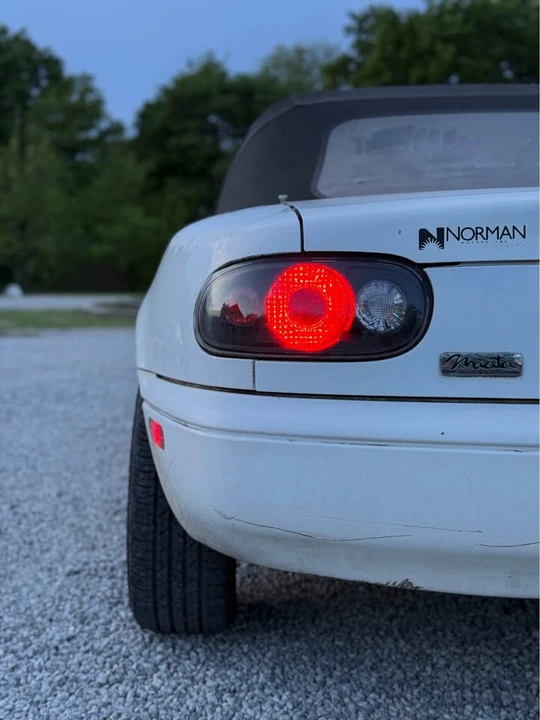1993 Mazda NA MX-5 Miata - Image 10 of 18