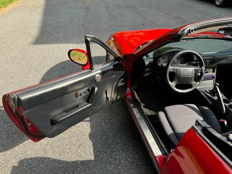 1993 Mazda NA MX-5 Miata - Image 17 of 20