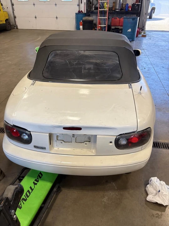 1993 Mazda NA MX-5 Miata - Image 4 of 10
