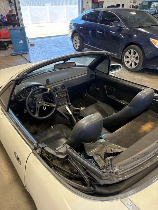 1993 Mazda NA MX-5 Miata - Image 8 of 10