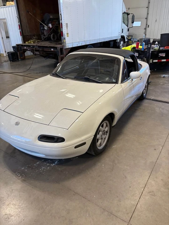1993 Mazda NA MX-5 Miata - Image 6 of 10