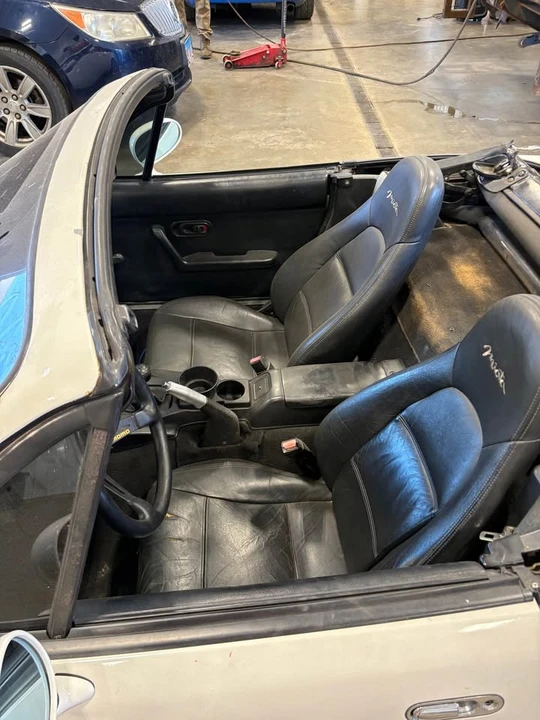 1993 Mazda NA MX-5 Miata - Image 7 of 10