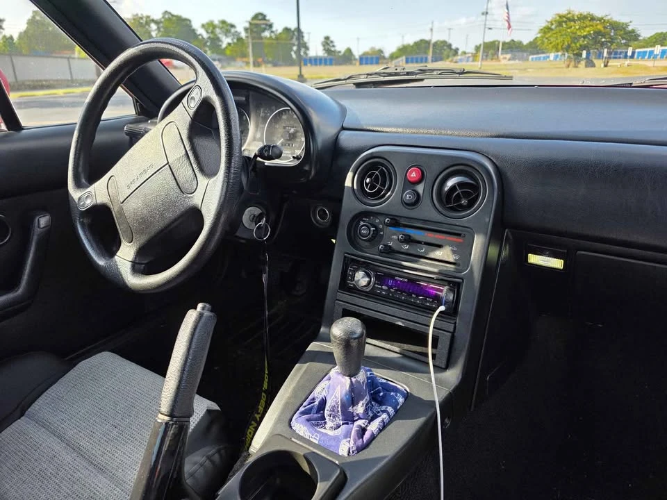 1993 Mazda NA MX-5 Miata - Image 12 of 13