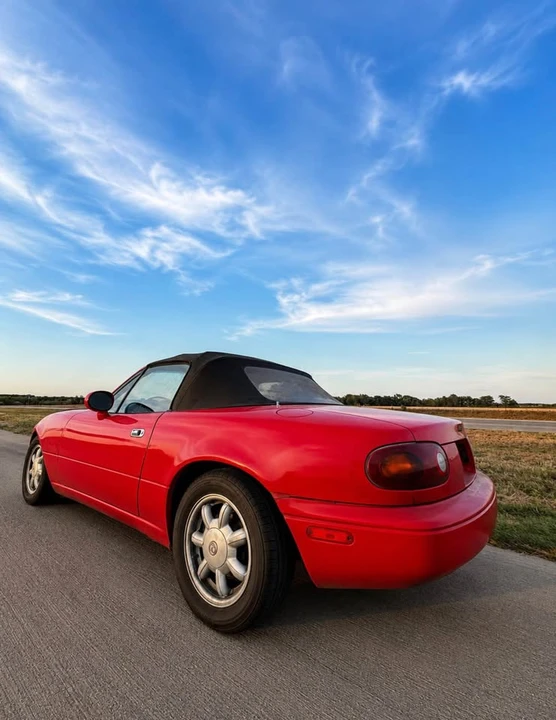 1993 Mazda NA MX-5 Miata - Image 2 of 3