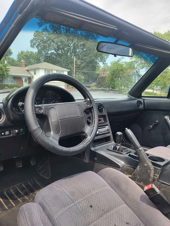 1993 Mazda NA MX-5 Miata - Image 9 of 10