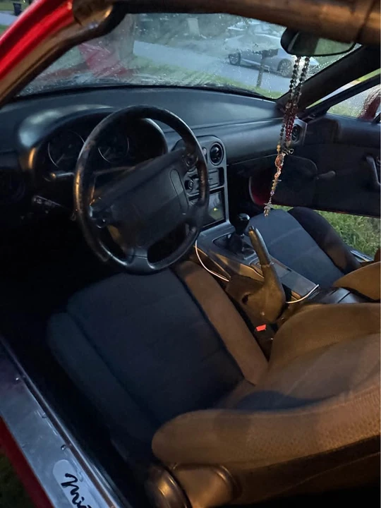 1993 Mazda NA MX-5 Miata - Image 17 of 18