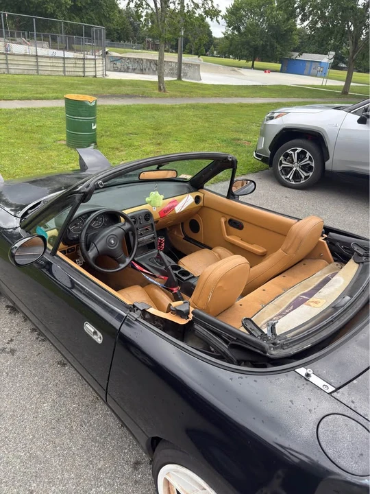1993 Mazda NA MX-5 Miata - Image 17 of 20
