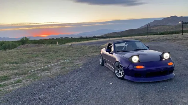 1993 Mazda MX-5 Convertible 2D