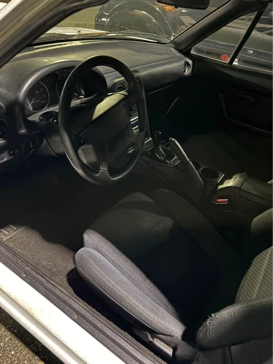 1993 Mazda NA MX-5 Miata - Image 8 of 14