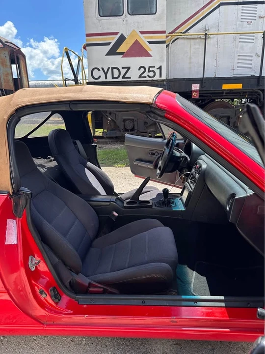 1993 Mazda NA MX-5 Miata - Image 13 of 16
