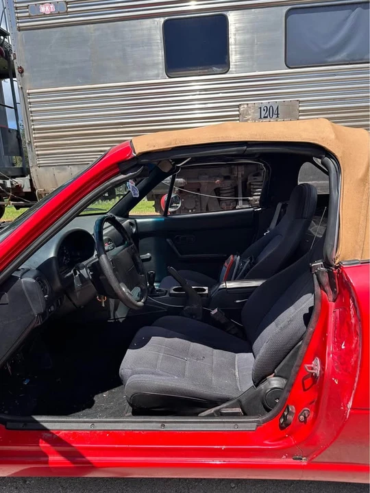 1993 Mazda NA MX-5 Miata - Image 10 of 16