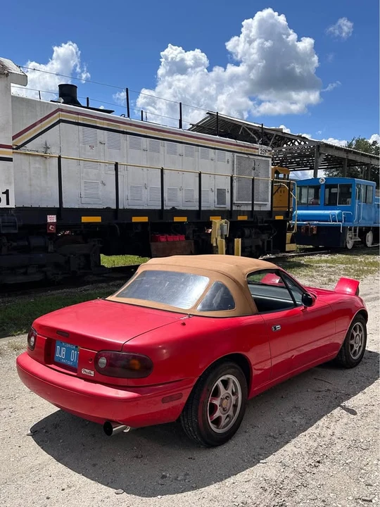 1993 Mazda NA MX-5 Miata - Image 6 of 16