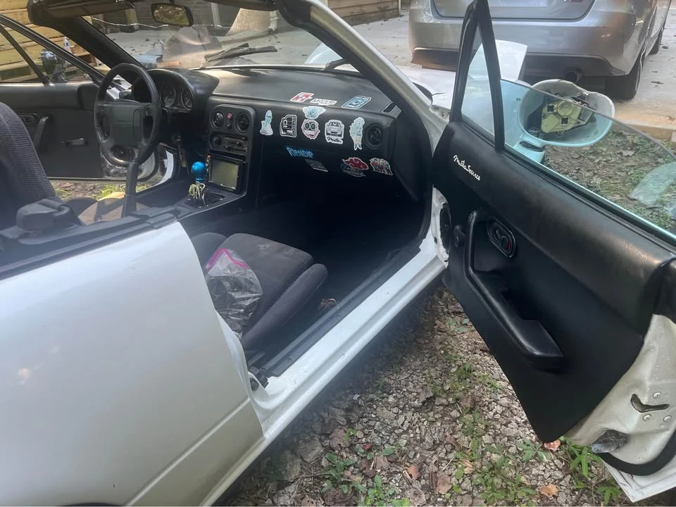 1993 Mazda NA MX-5 Miata - Image 6 of 11